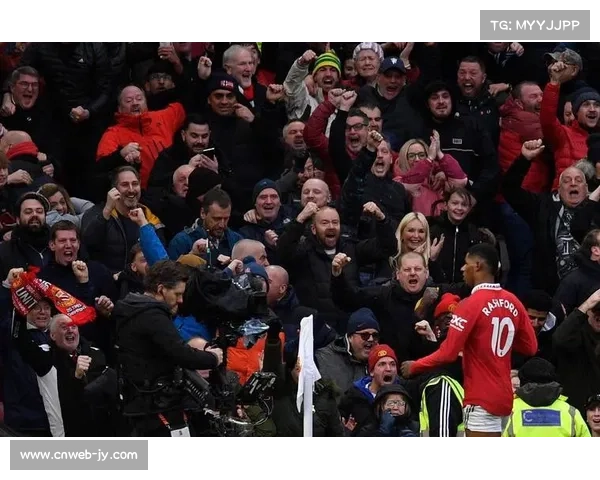 法布雷加斯场边指挥若定，科莫升甲后仅1负创奇迹